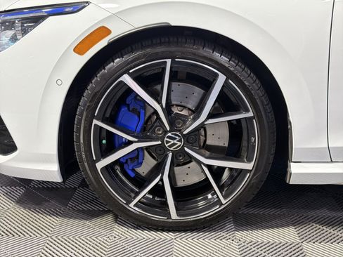 Used 2023 Volkswagen Golf R AWD/4WD image 16