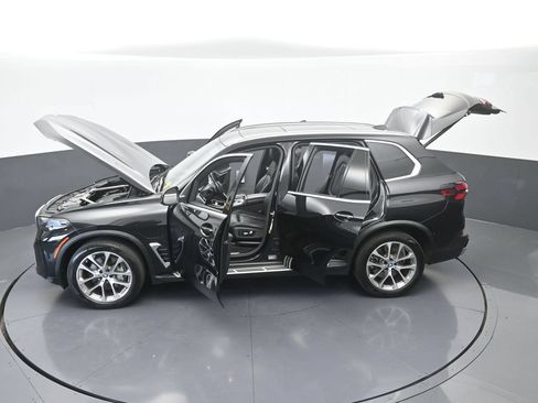 Used 2025 BMW X5 xDrive50e AWD/4WD image 71
