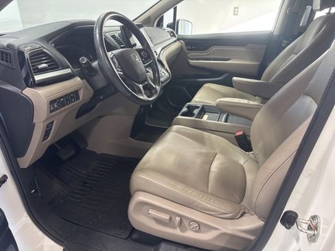 Used 2018 Honda Odyssey Elite image 12