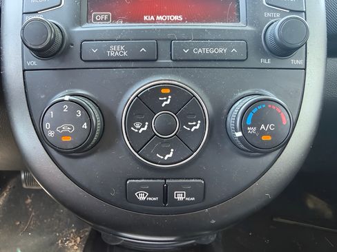 Used 2012 Kia Soul + w/ Audio Pkg FWD image 16