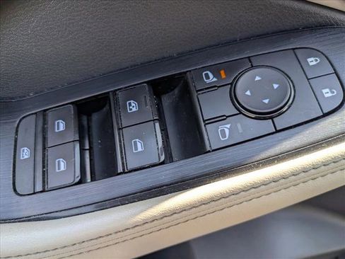 Used 2021 Nissan Rogue SV w/ Premium Package image 7