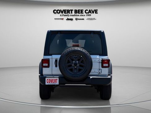 Used 2024 Jeep Wrangler Sport S image 5