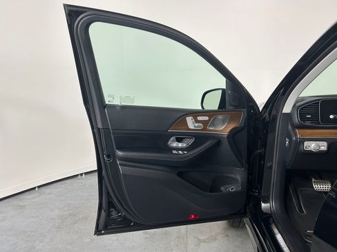 Used 2024 Mercedes-Benz GLS 450 4MATIC image 14