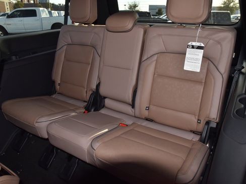 New 2025 Lincoln Navigator L Black Label image 15