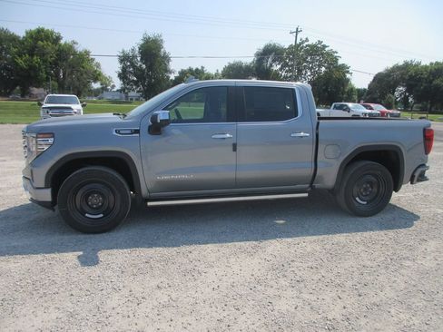 New 2026 GMC Sierra 1500 Denali w/ Denali Reserve Package AWD/4WD image 11