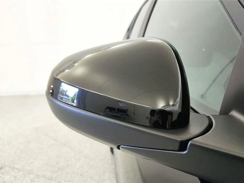 Used 2024 Chevrolet Trax RS w/ Sunroof Package FWD image 18