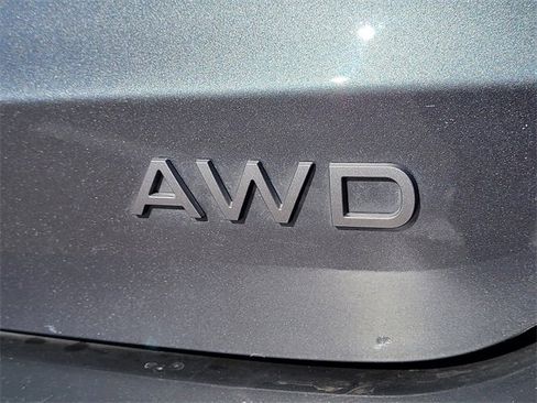 Used 2025 Nissan Kicks S image 28