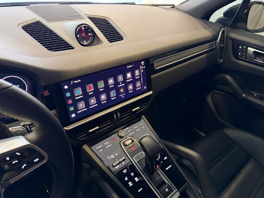 Certified 2023 Porsche Cayenne Platinum Edition AWD/4WD image 18