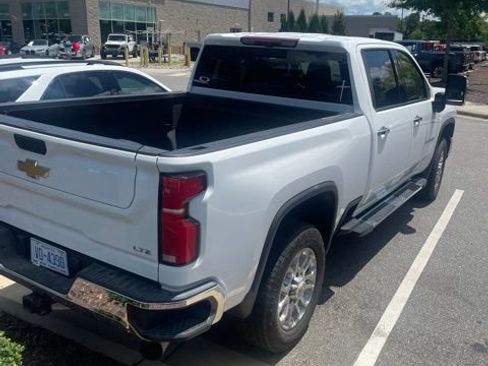 Used 2024 Chevrolet Silverado 2500 LTZ w/ LTZ Premium Package AWD/4WD image 3