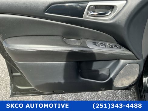 Used 2019 Nissan Pathfinder SV FWD image 9