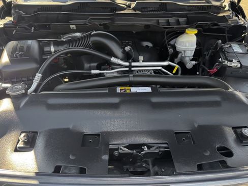 Used 2018 RAM 1500 Express w/ Express Value Package AWD/4WD image 29