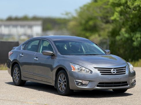 Used 2015 Nissan Altima 2.5 S w/ Special Edition Package image 1