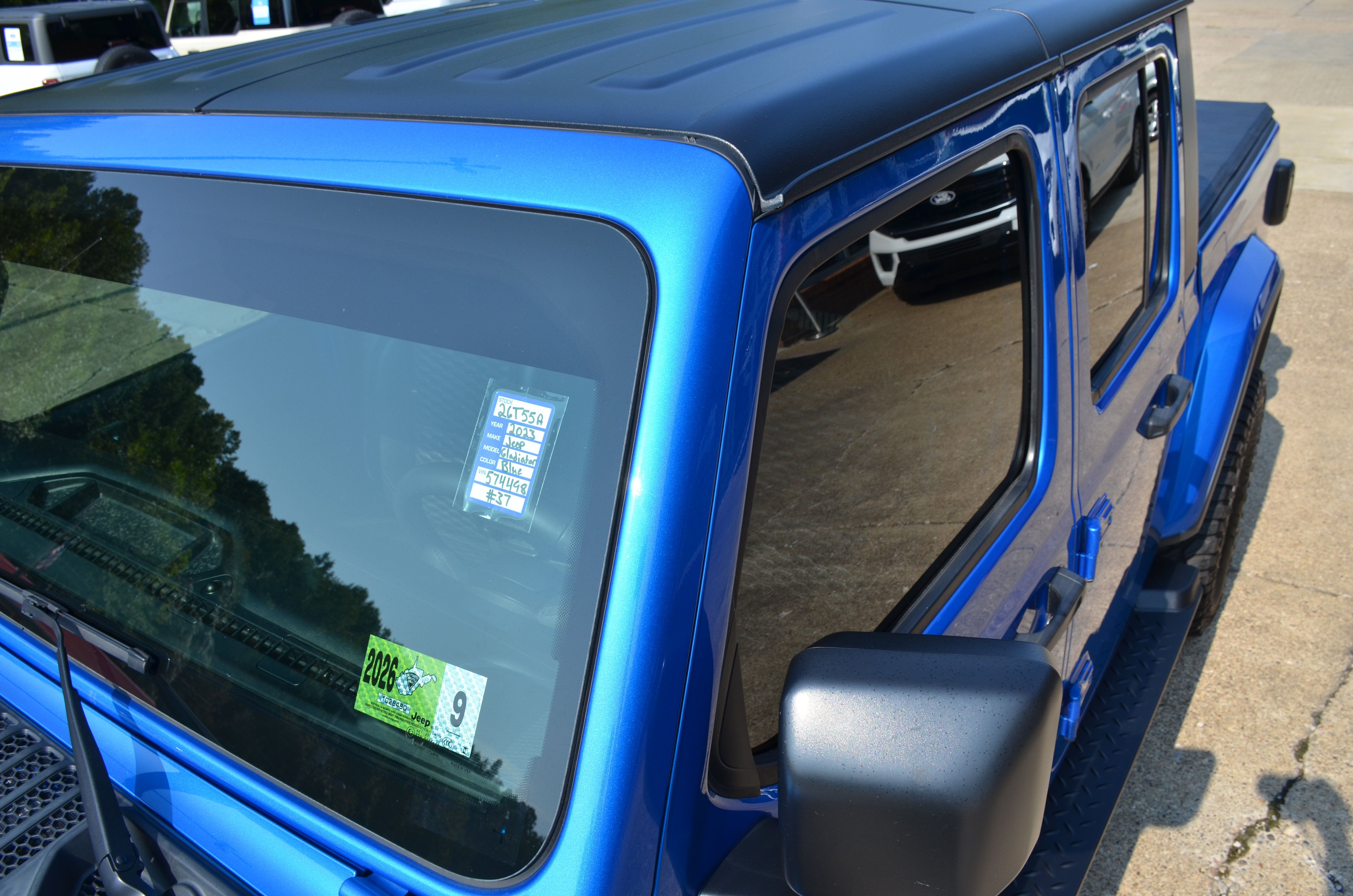 Used 2023 Jeep Gladiator Sport AWD/4WD image 25