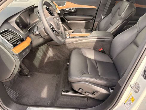 Certified 2024 Volvo XC90 B5 Plus w/ Protection Package Premier image 5