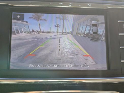 Certified 2020 Lincoln Continental AWD image 20