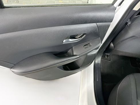 Used 2022 Nissan Sentra SV FWD image 25