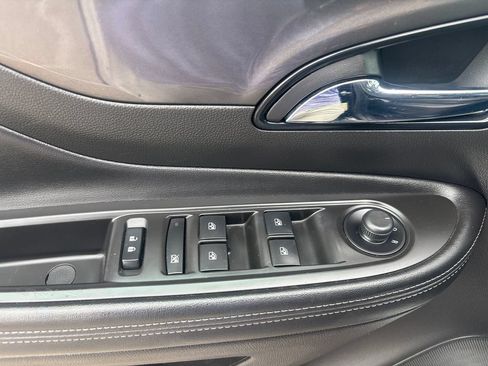 Used 2019 Buick Encore Preferred AWD/4WD image 8