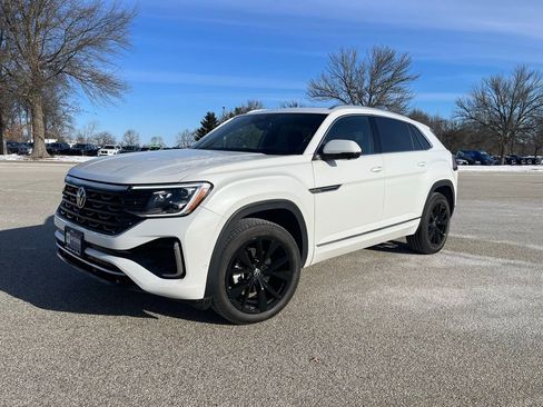 Used 2025 Volkswagen Atlas Cross Sport SEL Premium R-Line image 1