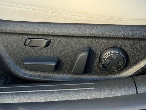 Used 2025 Genesis G70 3.3T Advanced w/ Sport Prestige Package image 28