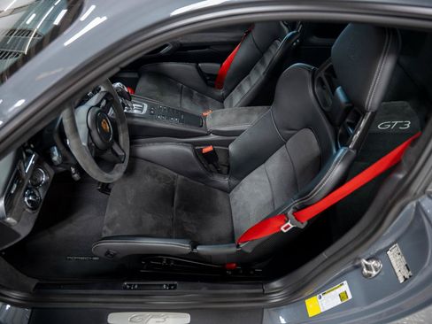 Used 2018 Porsche 911 GT3 RWD image 81