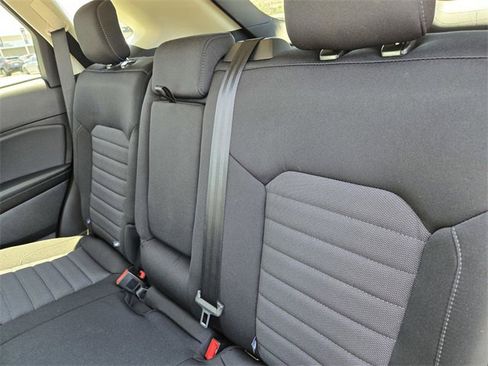 Used 2024 Ford Edge SE image 13