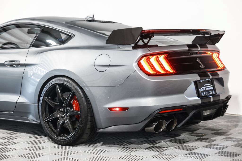 Used 2020 Ford Mustang Shelby GT500 w/ Carbon Fiber Track Pack RWD image 18