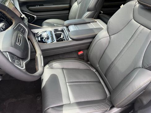 New 2026 Jeep Grand Wagoneer 4WD image 15