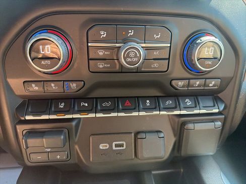 Used 2023 Chevrolet Silverado 2500 High Country w/ Z71 Off-Road Package AWD/4WD image 18