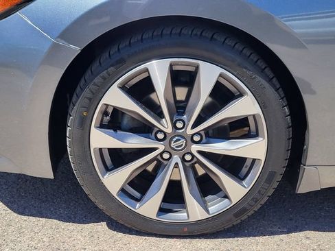 Used 2019 Nissan Maxima Platinum w/ Sport Mat Group FWD image 11