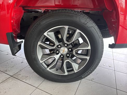 Used 2024 Chevrolet Silverado 1500 LT AWD/4WD image 9
