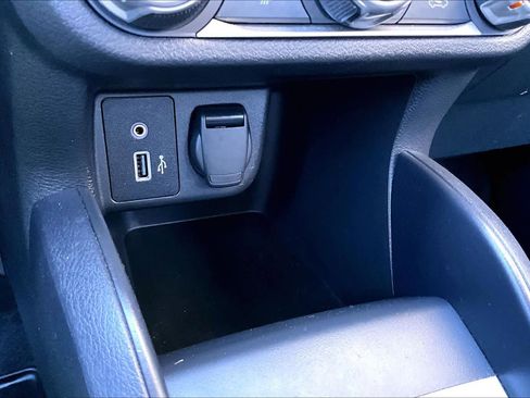 Used 2024 Nissan Versa S FWD image 33