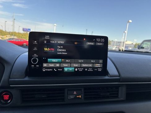 Certified 2023 Honda Pilot Touring image 17