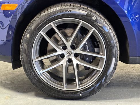 New 2026 Porsche Macan image 32