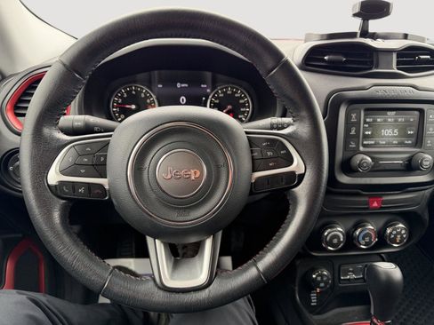 Used 2016 Jeep Renegade Trailhawk image 10