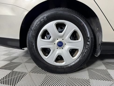 Used 2017 Ford Focus SE FWD image 40