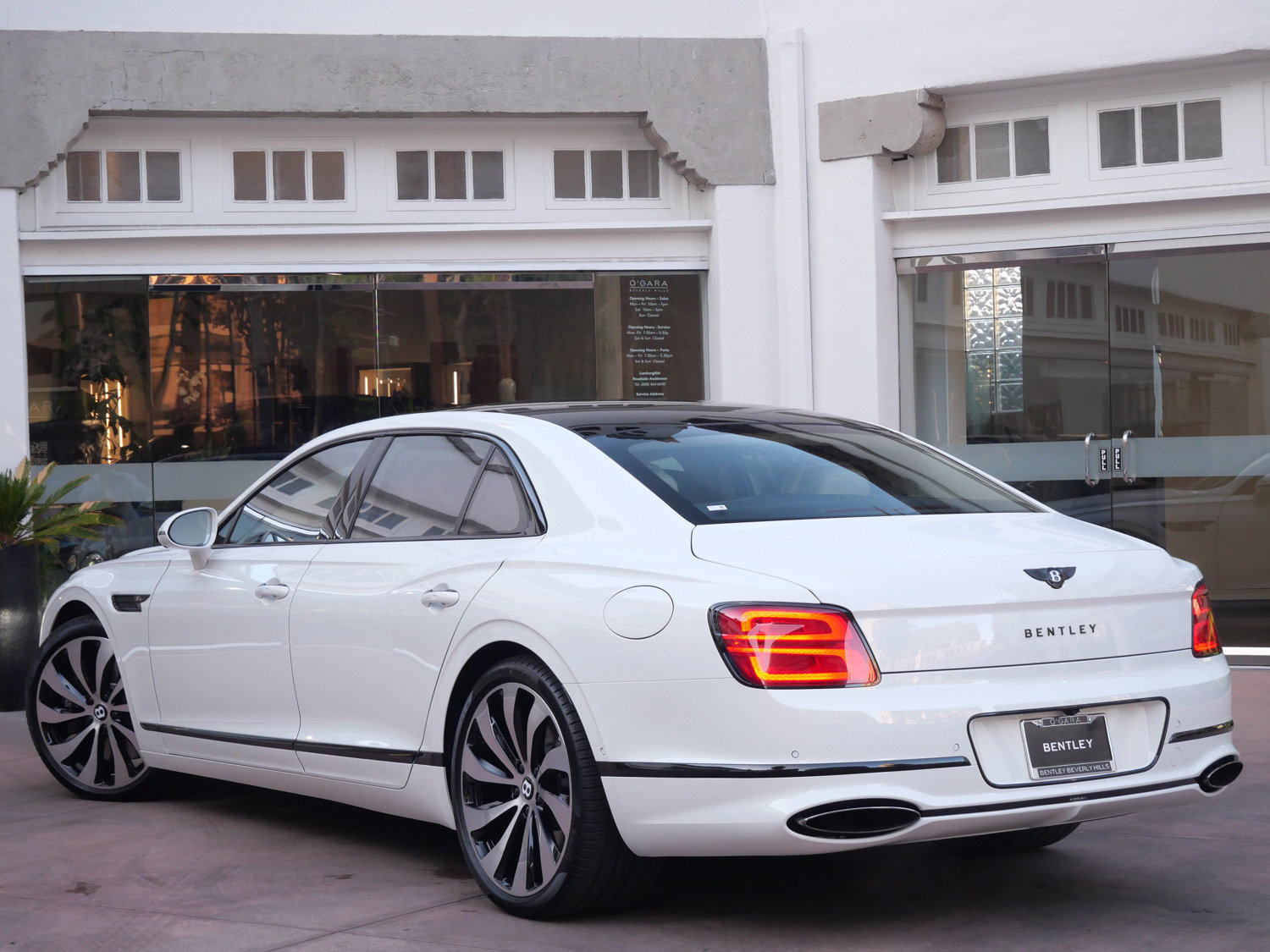 New 2026 Bentley Flying Spur V8 AWD/4WD image 3