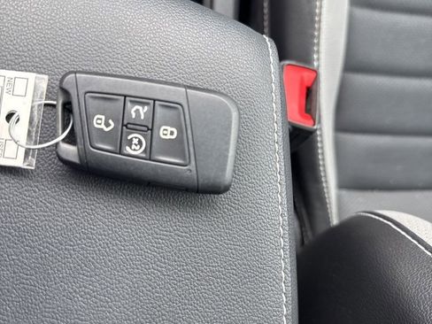 Used 2023 Volkswagen Taos SEL AWD/4WD image 22