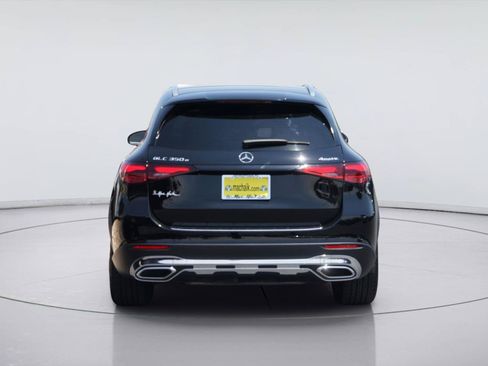 Used 2025 Mercedes-Benz GLC 350e 4MATIC image 7