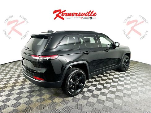 New 2025 Jeep Grand Cherokee Altitude image 7