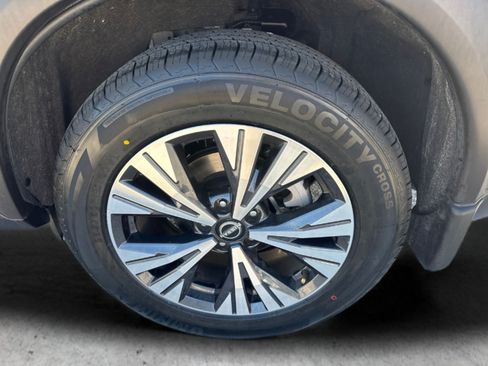 Certified 2022 Nissan Rogue SV FWD image 40