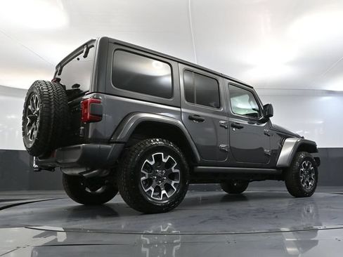 Used 2025 Jeep Wrangler Unlimited Sahara w/ Technology Group AWD/4WD image 51