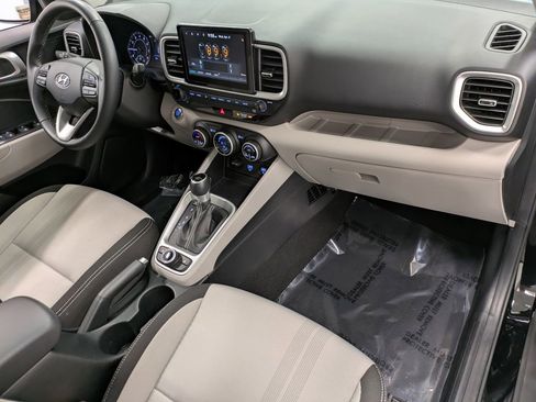 Used 2021 Hyundai Venue SEL w/ Premium Package image 32