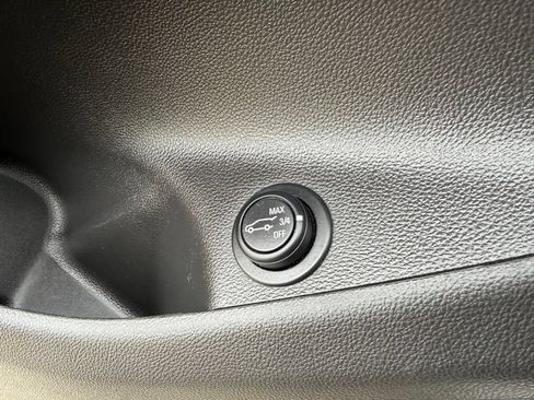 Used 2020 Buick Envision Essence FWD image 12