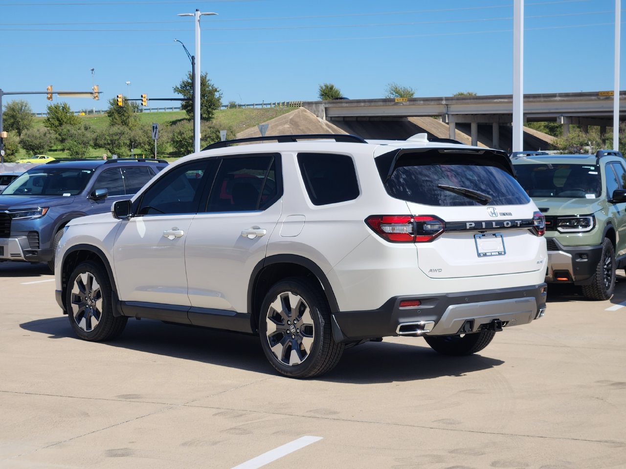 New 2026 Honda Pilot Elite image 4