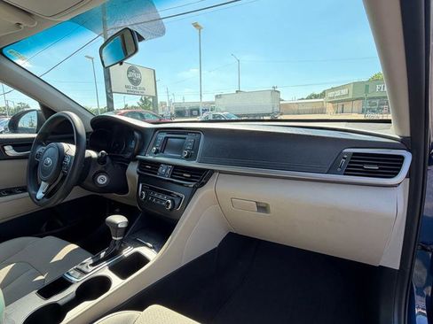 Used 2017 Kia Optima LX w/ Option Group 014 FWD image 18