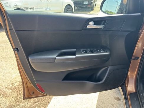 Used 2018 Kia Sportage LX AWD/4WD image 23