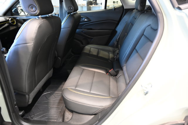 Used 2026 Chevrolet Trax ACTIV w/ Driver Confidence Package FWD image 11