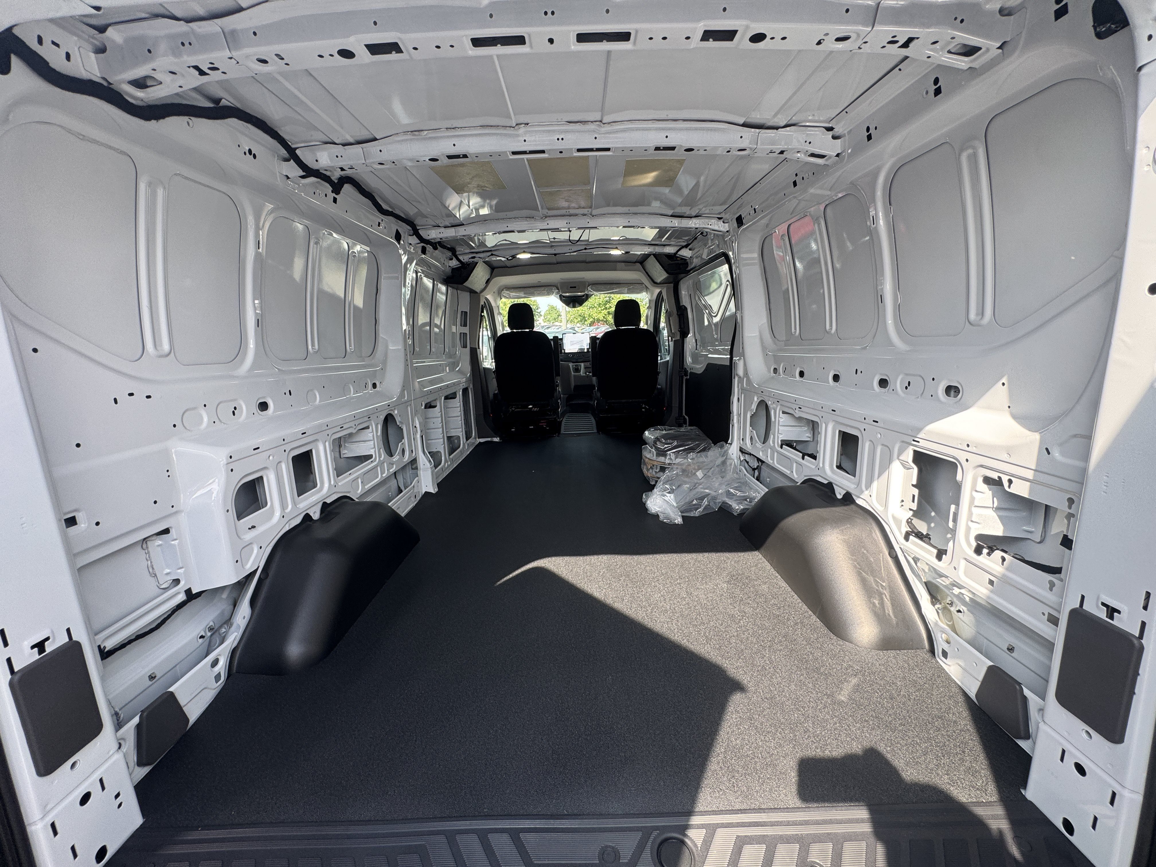 Used 2024 Ford E-Transit Low Roof RWD image 12