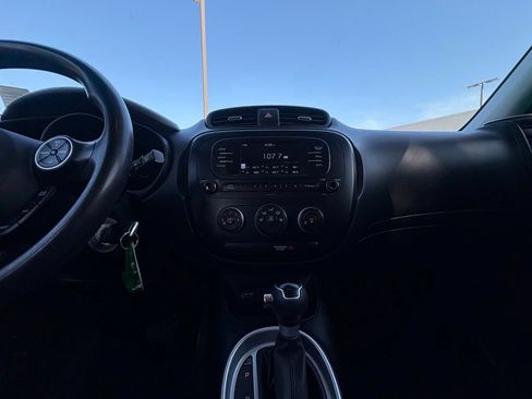 Used 2018 Kia Soul FWD image 16