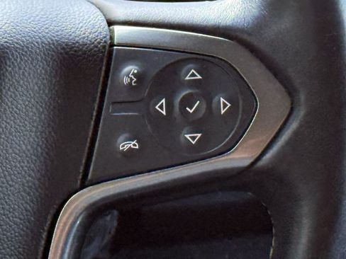 Used 2019 Chevrolet Suburban Premier AWD/4WD image 15